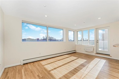 Welcome to this exceptional penthouse condo located at 2072 - photo 11