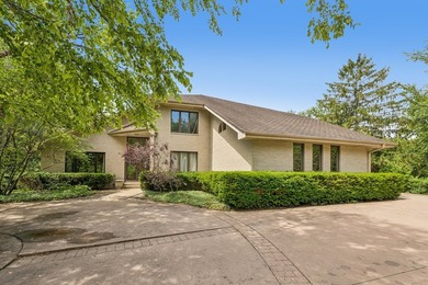(private lake, pond, creek) Home For Sale in Libertyville Illinois