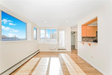 Welcome to this exceptional penthouse condo located at 2072 - photo 12