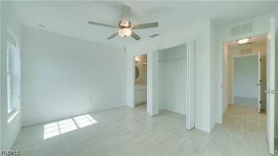 Incredible, like-new waterfront home situated on a freshwater - photo 12