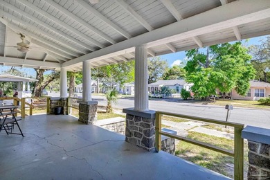 LOCATION!!! Charming updated bungalow just minutes from downtown - photo 4