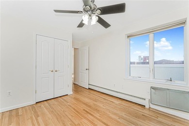 Welcome to this exceptional penthouse condo located at 2072 - photo 18