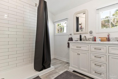 LOCATION!!! Charming updated bungalow just minutes from downtown - photo 10