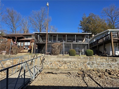 Lake of the Ozarks Home For Sale in Edwards Missouri