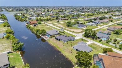 Incredible, like-new waterfront home situated on a freshwater - photo 23