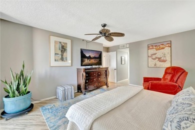OCEAN VIEWS! Panoramic ocean views from this stunning 3 bedroom - photo 23