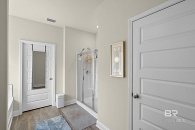 Gold Fortified, Beautiful and Well maintained residence in - photo 30