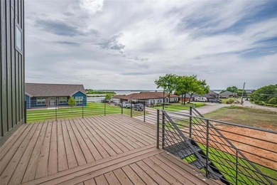 Lake Bridgeport Home For Sale in Lake Bridgeport Texas