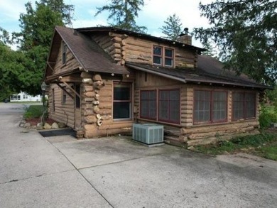 (private lake, pond, creek) Home For Sale in Beloit Wisconsin