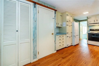 Opportunity awaits in this classic 3-bedroom, 1.1-bath Colonial - photo 18