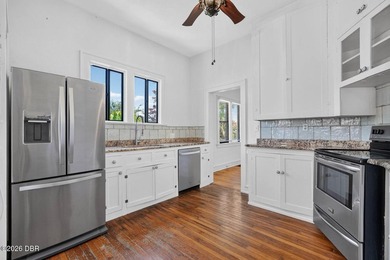 Some homes catch your eye. This is the kind that captures your - photo 21