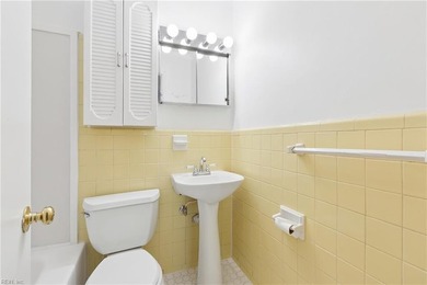 This beautifully maintained brick rancher offers 3 bedrooms/2 - photo 23