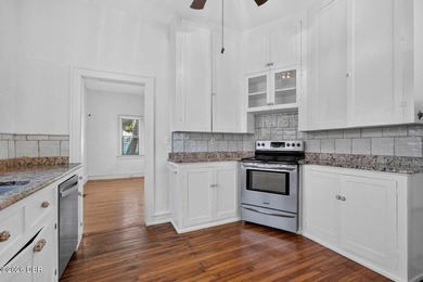 Some homes catch your eye. This is the kind that captures your - photo 25