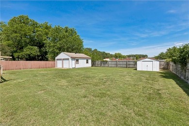 This beautifully maintained brick rancher offers 3 bedrooms/2 - photo 25