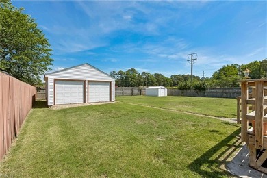 This beautifully maintained brick rancher offers 3 bedrooms/2 - photo 26