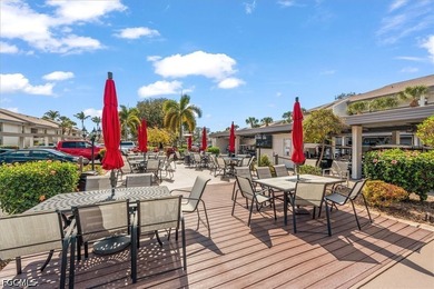 Beautiful 2 BR + Den condo that has been totally updated. The - photo 27
