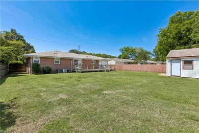 This beautifully maintained brick rancher offers 3 bedrooms/2 - photo 30
