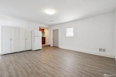 Welcome to this inviting 3-bedroom, 2-bathroom ranch-style home - photo 30