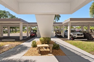 Beautiful 2 BR + Den condo that has been totally updated. The - photo 32