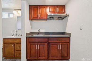 Welcome to this inviting 3-bedroom, 2-bathroom ranch-style home - photo 32