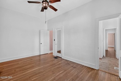 Some homes catch your eye. This is the kind that captures your - photo 33