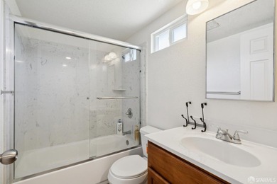 Welcome to this inviting 3-bedroom, 2-bathroom ranch-style home - photo 33