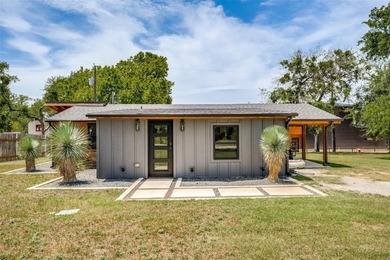 Stunning Lake Views, fully Updated Lake House on Lake Bridgeport - photo 5