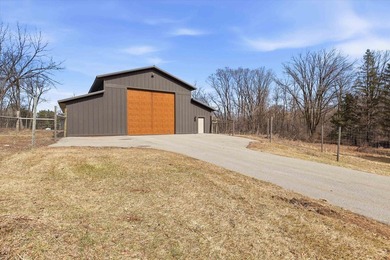 Luxury meets craftsmanship in this stunning 6,900 sq ft estate - photo 12