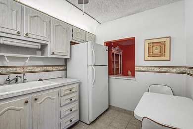 Move-in-Ready 2br/2ba Condo in a desirable 55+ community. Unit - photo 14