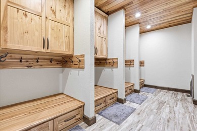 Luxury meets craftsmanship in this stunning 6,900 sq ft estate - photo 15