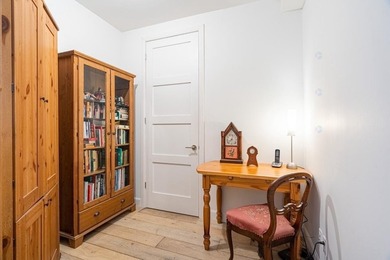 Located in the prestigious EVOLO project on Ile-des-Soeurs, this - photo 17