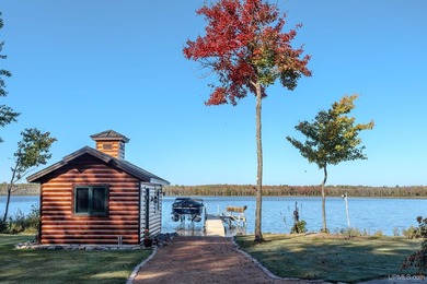 One of a kind property that surrounds an entire 142 acre lake - photo 17