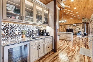 Luxury meets craftsmanship in this stunning 6,900 sq ft estate - photo 18
