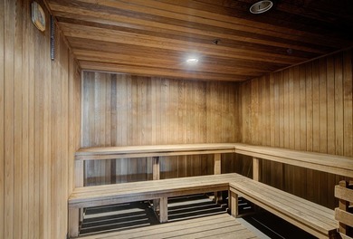 Located in the prestigious EVOLO project on Ile-des-Soeurs, this - photo 23
