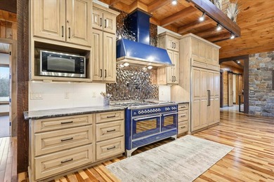 Luxury meets craftsmanship in this stunning 6,900 sq ft estate - photo 23
