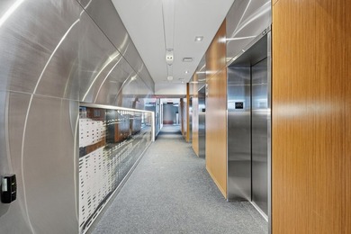 Located in the prestigious EVOLO project on Ile-des-Soeurs, this - photo 42