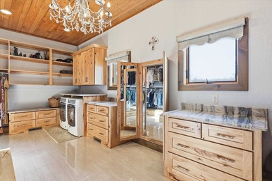 Luxury meets craftsmanship in this stunning 6,900 sq ft estate - photo 45