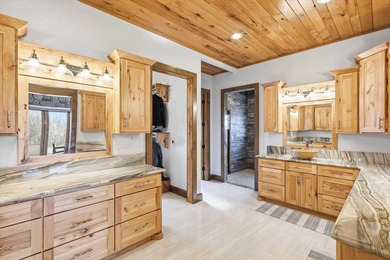 Luxury meets craftsmanship in this stunning 6,900 sq ft estate - photo 50