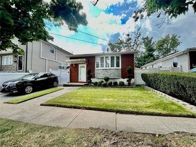 Discover this beautiful, well-maintained single family ranch - photo 1