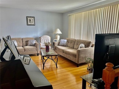 Discover this beautiful, well-maintained single family ranch - photo 4