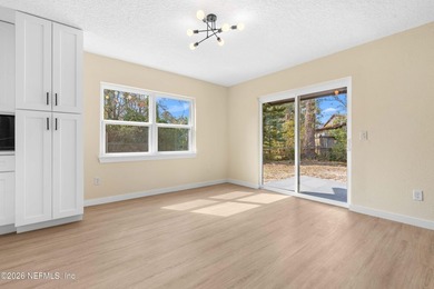 Beautiful charming with many tasteful updates 4 - 2 Block-Brick - photo 13