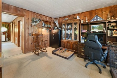 Wonderful rustic waterfront home on lake Lydia nestled along the - photo 13