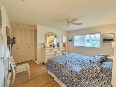 Elegantly decorated 2 bedroom 2 bath Villa located in the 55+ - photo 15