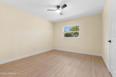 Beautiful charming with many tasteful updates 4 - 2 Block-Brick - photo 17