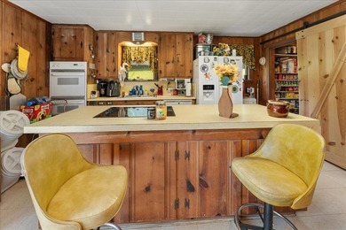Wonderful rustic waterfront home on lake Lydia nestled along the - photo 17