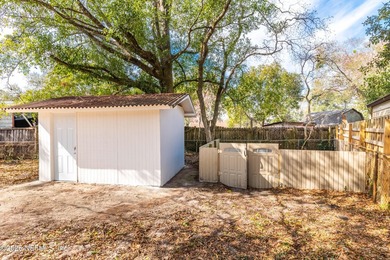 Beautiful charming with many tasteful updates 4 - 2 Block-Brick - photo 27