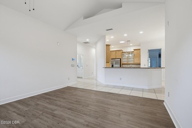 Welcome to this beautifully maintained 3-bedroom, 2-bath - photo 42