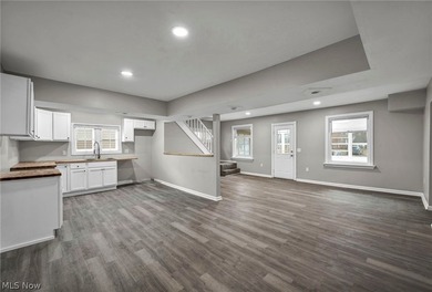 Welcome to this beautifully updated 3-bedroom, 2-bathroom home - photo 11