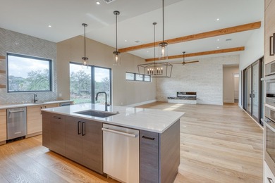 Luxury new construction in Applehead West loaded with custom - photo 13