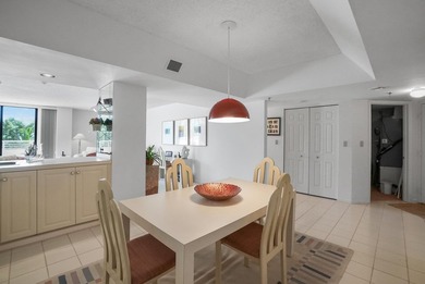 Light-filled & spacious is this luxurious OCEANFRONT 2-bedroom - photo 13
